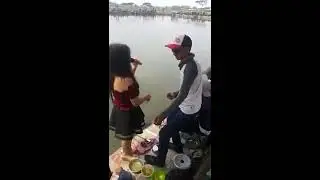 WOWWWWW!!!!!MANCING SAMBIL DIGOYANG SAMA BIDUAN SEXI
