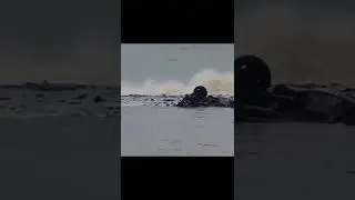 Сочи, в море смыло несколько машин.