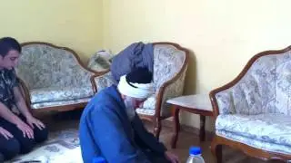 104 yaşındaki mustafa dede ile ikindi namazı kılarken