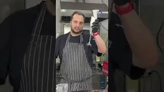 Как сделать шоколадную глазурь идеально гладкой. #shorts #lifehacks #юрийволков