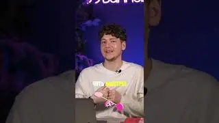 Почему бумеранг всегда возвращается? 
