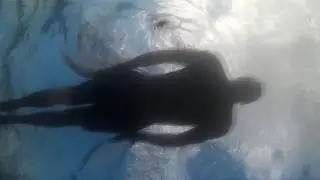 Ways of swimming with Hand fin