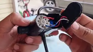 The windshield washer doesn't work, but the rear one works on the Toyota Harrier.