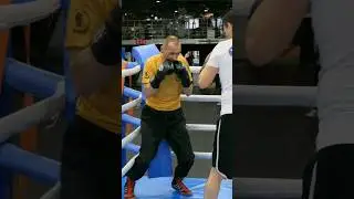 Выход из угла ринга когда крепят ударами