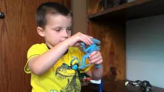 Owen Reviews Kenner Blue Warrior Alien variant and Renegade Predator