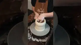 НЕОБЫЧНЫЙ ДЕКОР ВАЗЫ  #гончарноедело #ceramics #pottery #керамика #глина #ceramicplate #clay