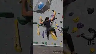 This v6 boulder is really physical for me!😬😬 #bouldering #climbing #rockclimbing