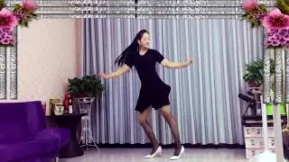 Китайская молодежь откаблучивает)