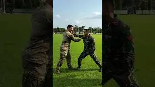 berlatih beladiri  sama tentara us army