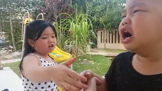 NANGIS BEREBUT MAIN AYUNAN !! Drama Parody Anak GONE Wrong !! Main  Perosotan dan Makan Permen Unik