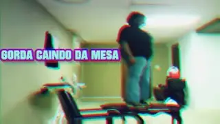 Gorda Caindo Da Mesa (Narrado)