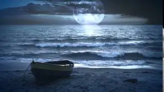 Большая луна над морем