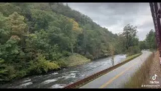 Train ride in USA with river and mountains 🤟🏼