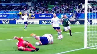 Lagi tiduran eh malah GOAL !!! Momen keberuntungan pemain bola dilapangan
