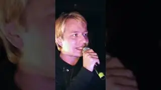 Разбирает 15-летнего 
