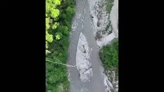 ЭДВАРД БИЛ ПРЫГНУЛ С ТАРЗАНКИ