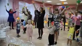 Василиса впервые танцует