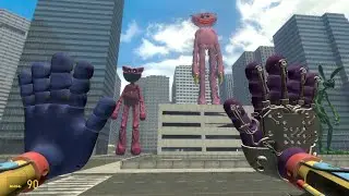 CREEPY SMILING CREATURES ARE CHASING US AROUND THE BIG CITY - GARRY`S MOD
