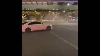 валим боком на мерседесе