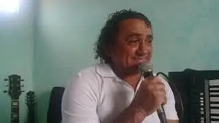 Amado Emílio cantando a música o Mito do cantor Amado Batista