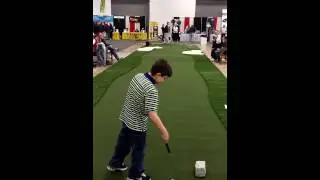 Johnny Segal Putting at the Philly Golf Show