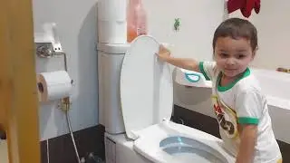 Play Doh Ghost Jumpscare from the Toilet!