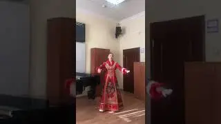 Под дугой колокольчик поет