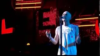 Everybody Hurts Live2003