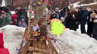 Сжигание чучела Зимы на Аптекарском огороде 10 марта Москва