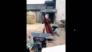 电影拍摄现场，不加特效的镜头原来这么搞笑