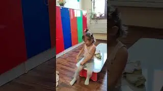 Я не хочу одеваться!