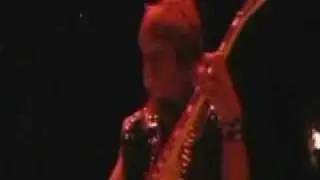 Randy Rhoads Playing Guitar solo Over the Mountain Video