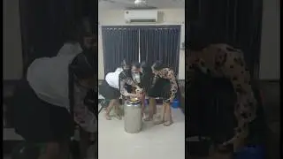Riddhi ke frnds ke sath party 