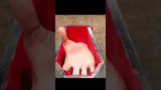 рука поднялась из гроба