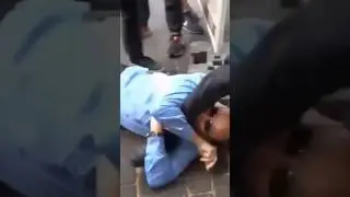 🔥БЕСПОРЯДКИ, ПОЛИТИК УКУСИЛ ЗА НОГУ ОБИДЧИКА  #shorts #германия
