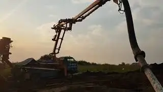 Заливка свай в Солонцах бетононасосом и Красбетоном . 2-090-777