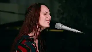 Sarah Coponat - Infinite ( piano and ethereal vocal improvisation )