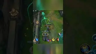 AATROX THOUGHT HE'S INVISIBLE... 😂 