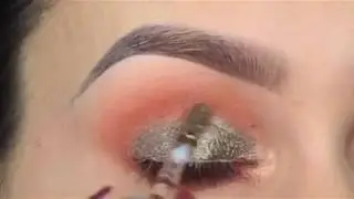 Flutter® Glitter Liquid Eyeshadow