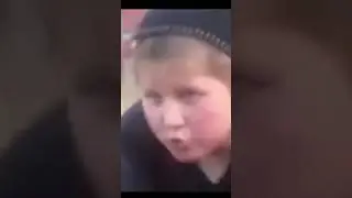 Заводской гангстер с ножом 