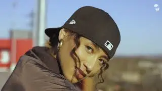 Djeneva, des tours bleues aux grandes scènes.