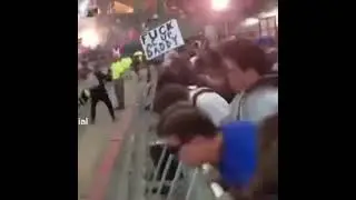 Cupcakke Possesses Crowd / Stan Twitter