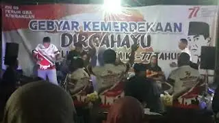 MERIAHNYA, HUT ke 77 Kemerdekaan Republik Indonesia DI GRESIK. PENYANYINYA GEMPARKAN WARGA