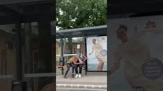 Когда вечеринка закончилась на остановке 🤣