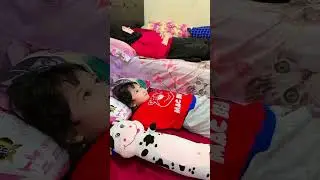 GANGGUIN MAMAH TIDUR HP NYA BUNYI 🤣
