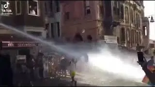 Пожарный снес сторонника ЛГБТ