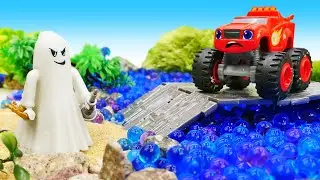 Игрушки машинки Вспыш и Крушила наткнулись на сердитое привидение! Видео про машинки для мальчиков