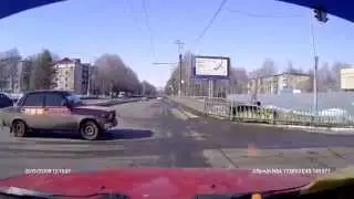 Опять через пассажирскую выходить... (видеорегистраторДТП (08.03.15г. Саранск))