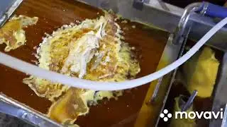 Промышленное пчеловодство, плавилка для забруса и паровой нож. Качаем по новому.