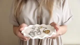 Making textured ceramic dish
